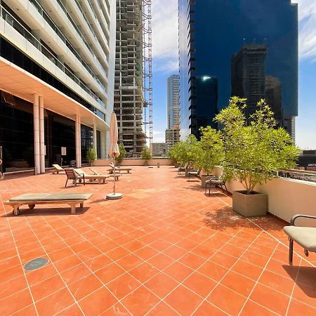 Higuests - Modern Studio With Incredible City Skyline View Dubai Esterno foto