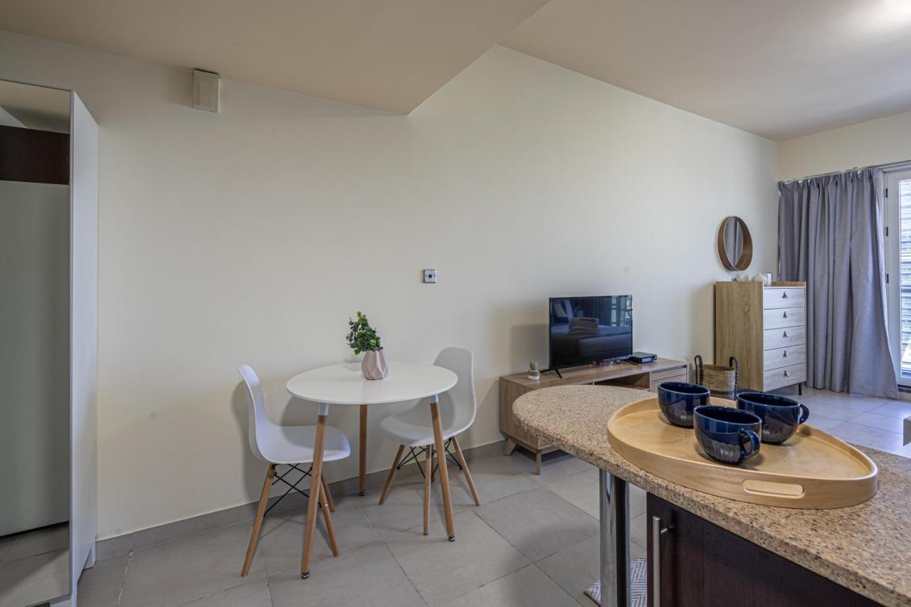 Higuests - Modern Studio With Incredible City Skyline View Dubai Esterno foto